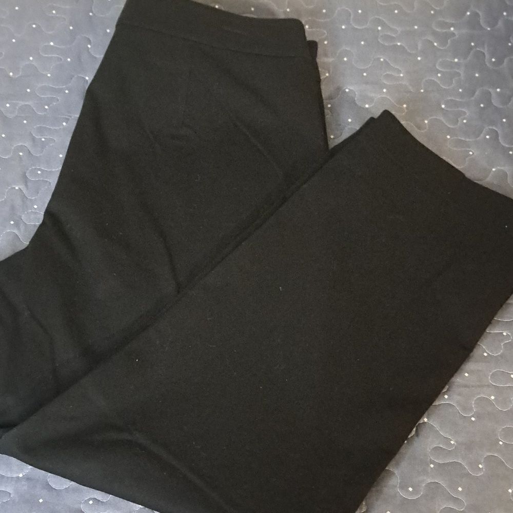 T530 by Debra deRoo Black cropped pants size medium